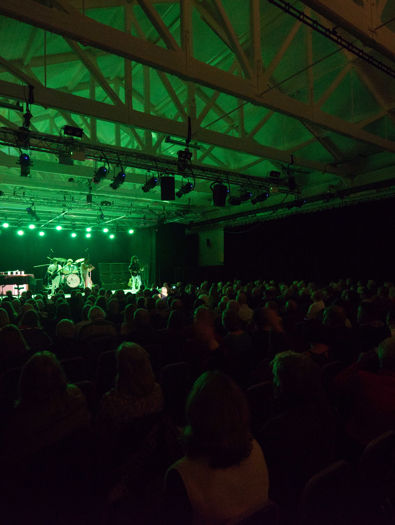 Corn Ex From Rear Magic Queen On Stage